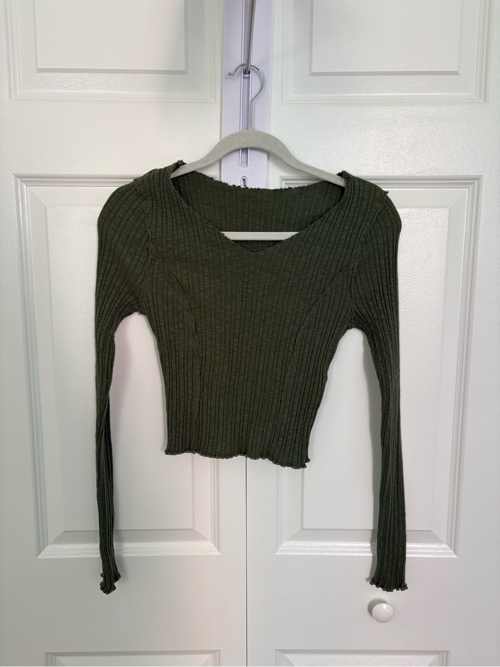 Ribbed Long-Sleeve Crop Top - Olive Green